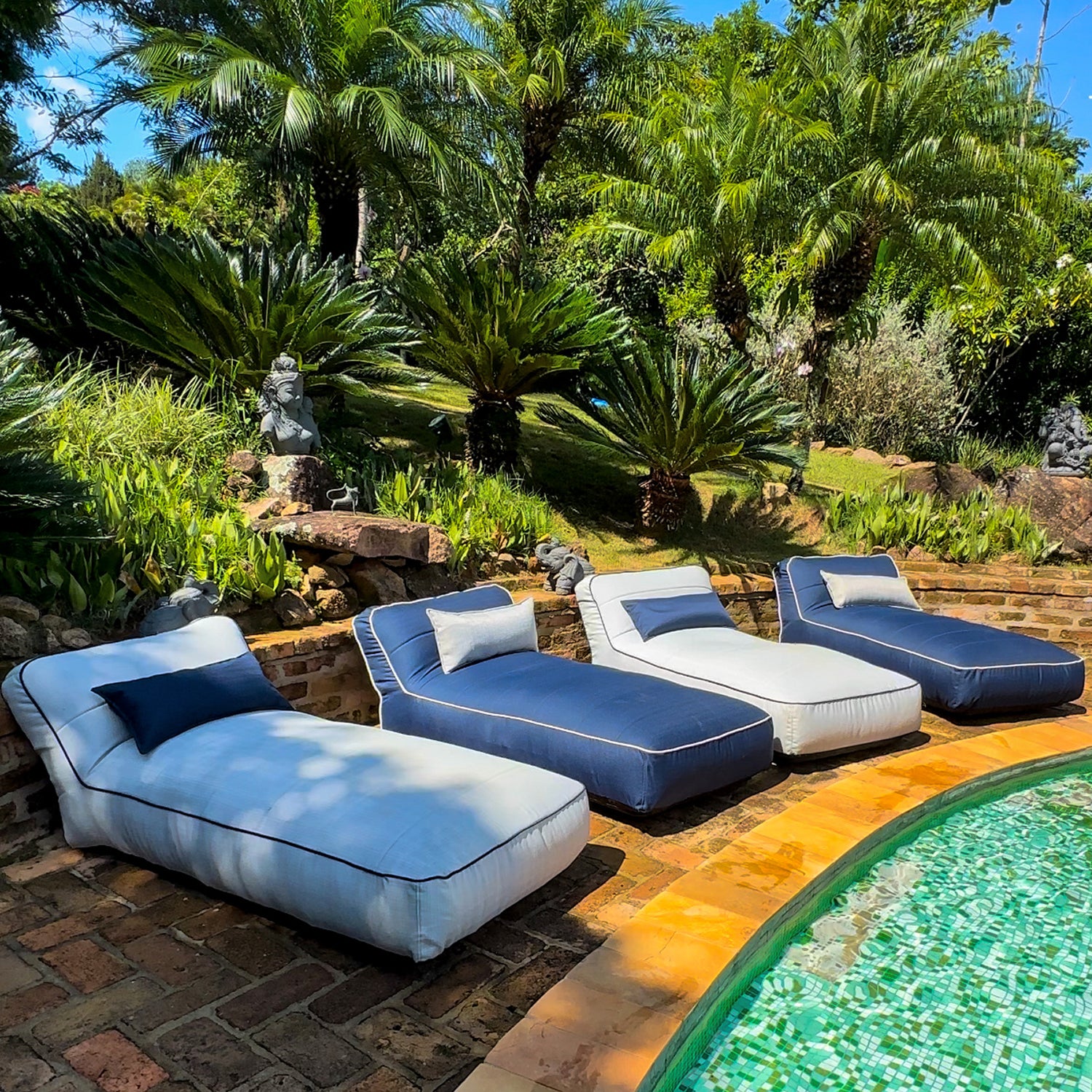 Compre 3 Espreguiçadeiras Naiá e Leve 4