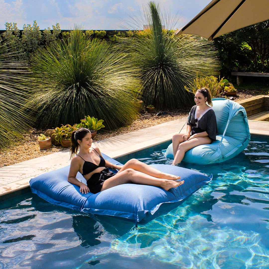 Compre 3 Puffs de Piscina e Leve 4