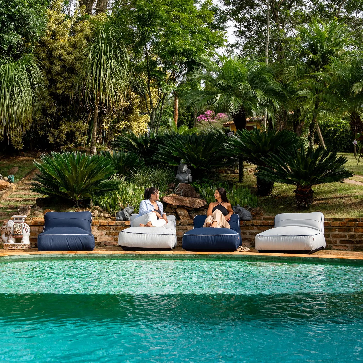 Compre 3 Espreguiçadeiras Naiá e Leve 4