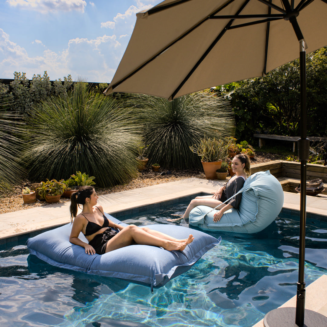 Puff de Piscina, Outlet